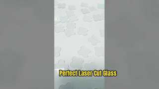 Bentuk Shamrock Potongan Laser Kaca Ultra Bening 2mm